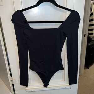 Aritzia Babaton Squareneck Longsleeve Bodysuit